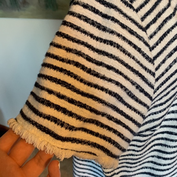 Green Envelope Striped Blouse - Picture 4 of 8